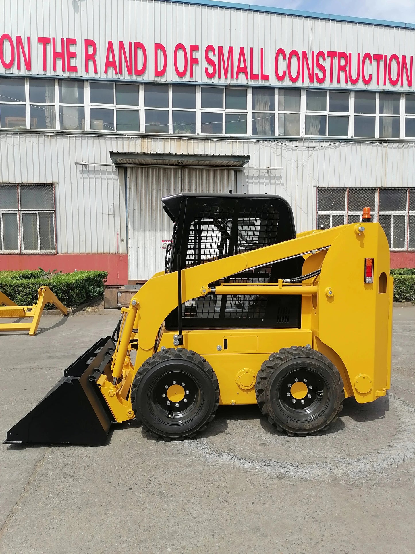 Mini loaderWheel Skid Steer Loader Free Shipping Customized 1000KG  skid steer track loader for sale CE EPA Fast delivery Good Vibrations