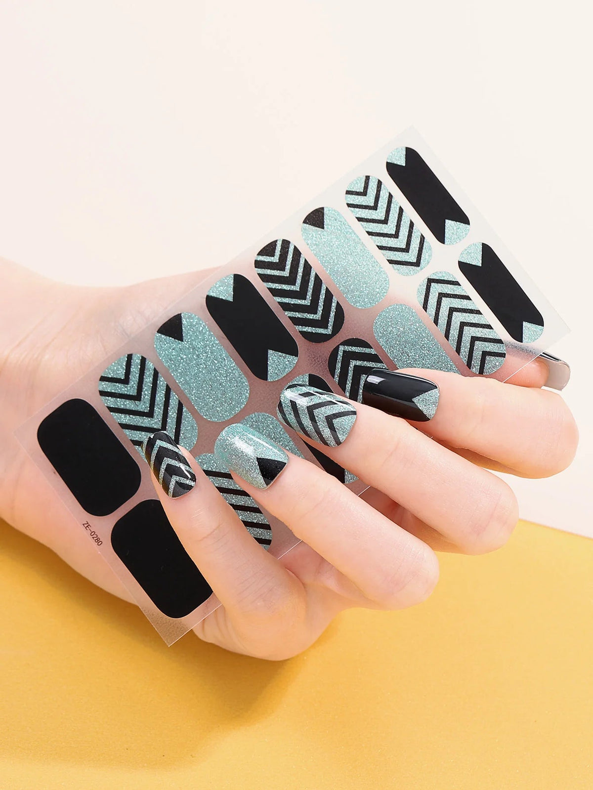 16Tips DIY Baking-Free Nail Stickers Shiny French Stripes Nail Patch Full Cover Adhesive Nail Wraps Manicures Decoration Decal Good Vibrations