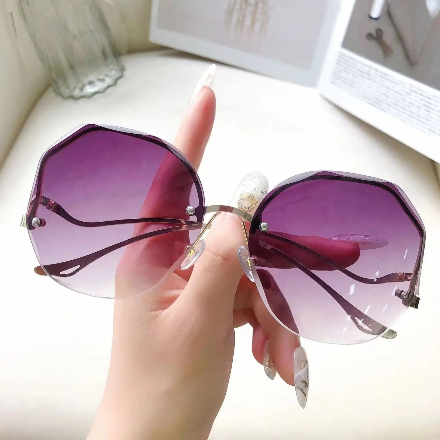Rimless Sunglasses Polygon Fashion Popular Women Men Shades Big Frame Round Sun Glasses for Female Oculos Gradient Sunglasses Good Vibrations