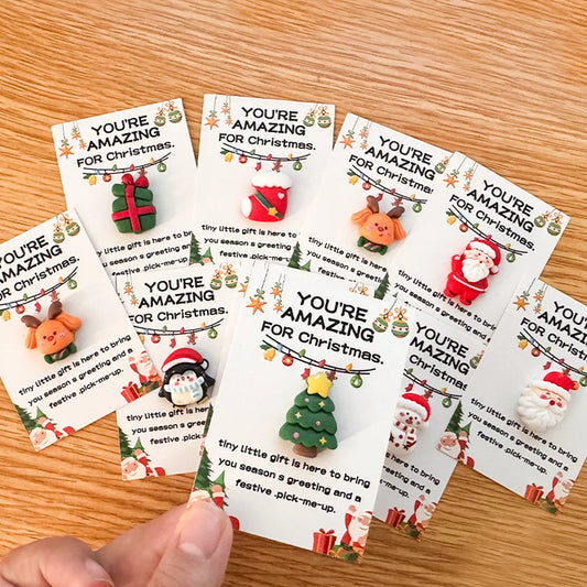 40pcs Christmas Mini Hug Cards with Resin Ornaments - Santa Claus, Socks, Gingerbread Snowman, Reindeer Patterns Christmas Gifts Good Vibrations