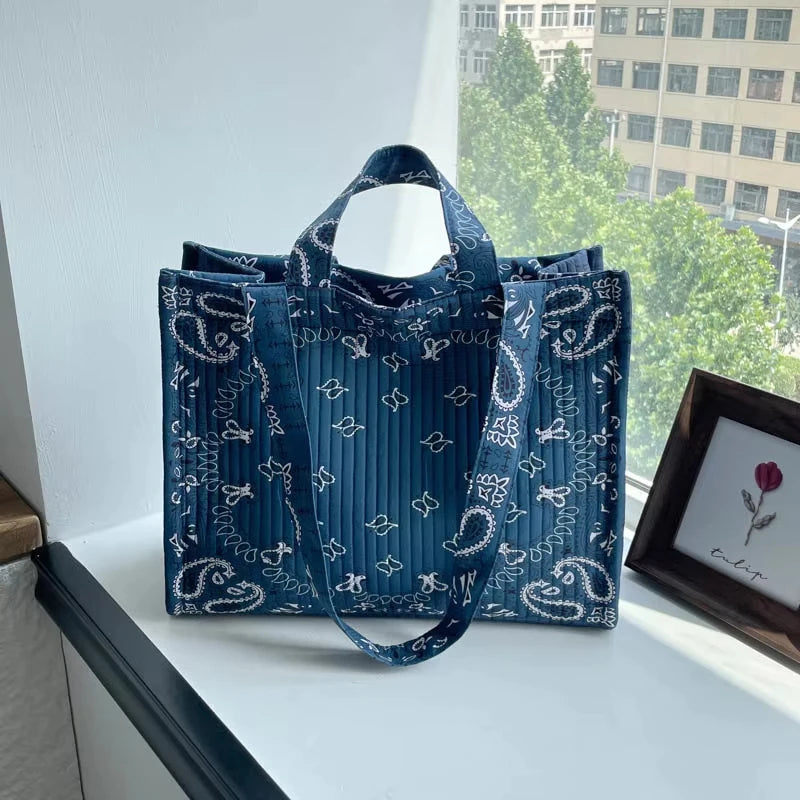 Women Paisley Print Quilted Tote Bag Large Capacity Casual Shoulder Handbag Vintage Bandana Pattern Commuter Shopping Bag Good Vibrations