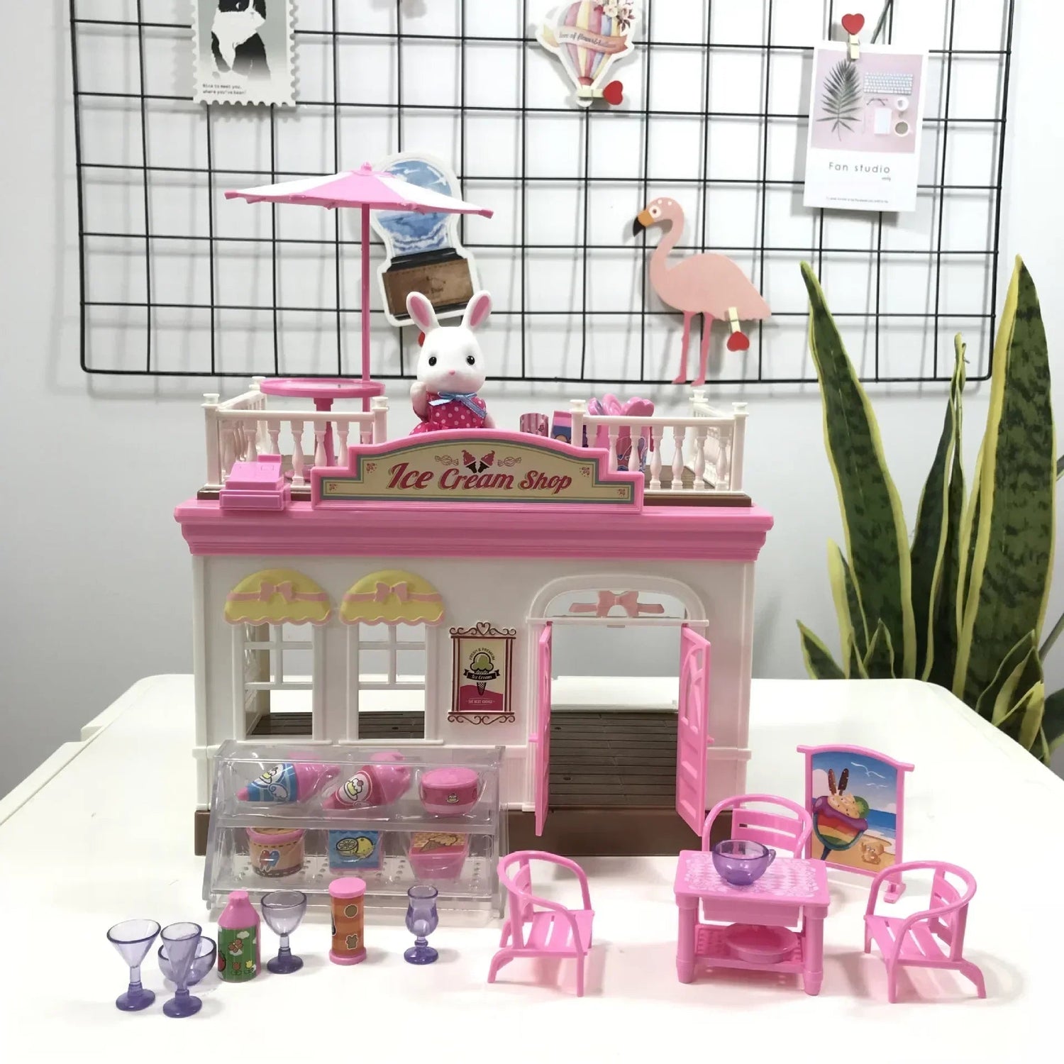 New Forest Family Microfilm Furniture Bathroon Kitchens Dining Bed Wardrobe Model Play House 1/12 Doll house Toys Birthday Gifts Good Vibrations