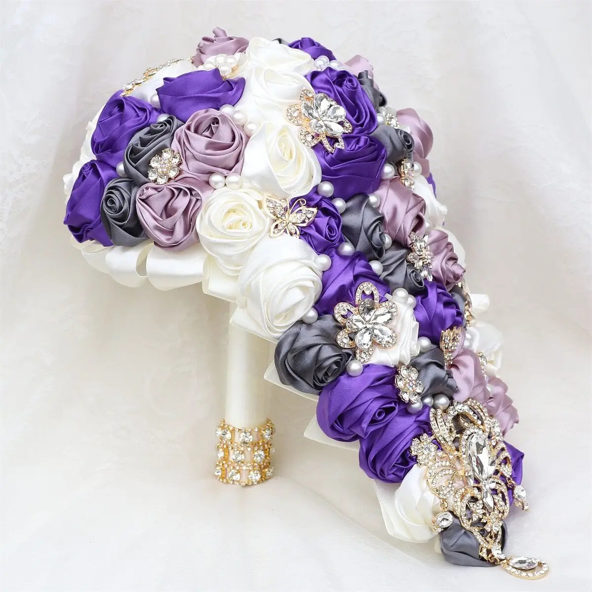 High quality Crystal Bride Waterfall Bouquet Bridesmaids Accessories Handmade Satin Rose Elegant Wedding Flowers Bridal Bouquet Good Vibrations