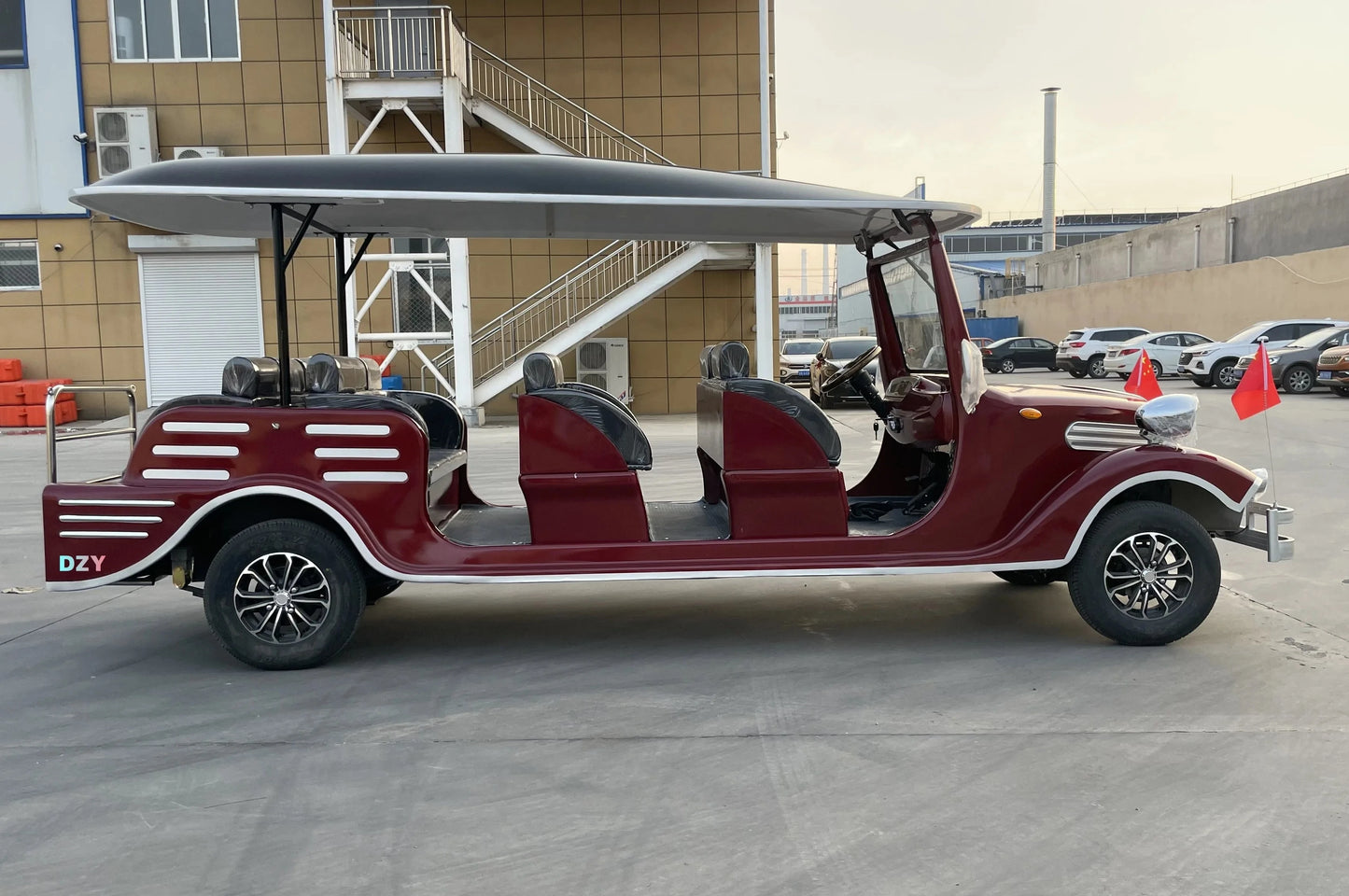 Factory direct sales of electric sightseeing cars, classic vintage cars, golf carts, modern luxury vintage cars Good Vibrations
