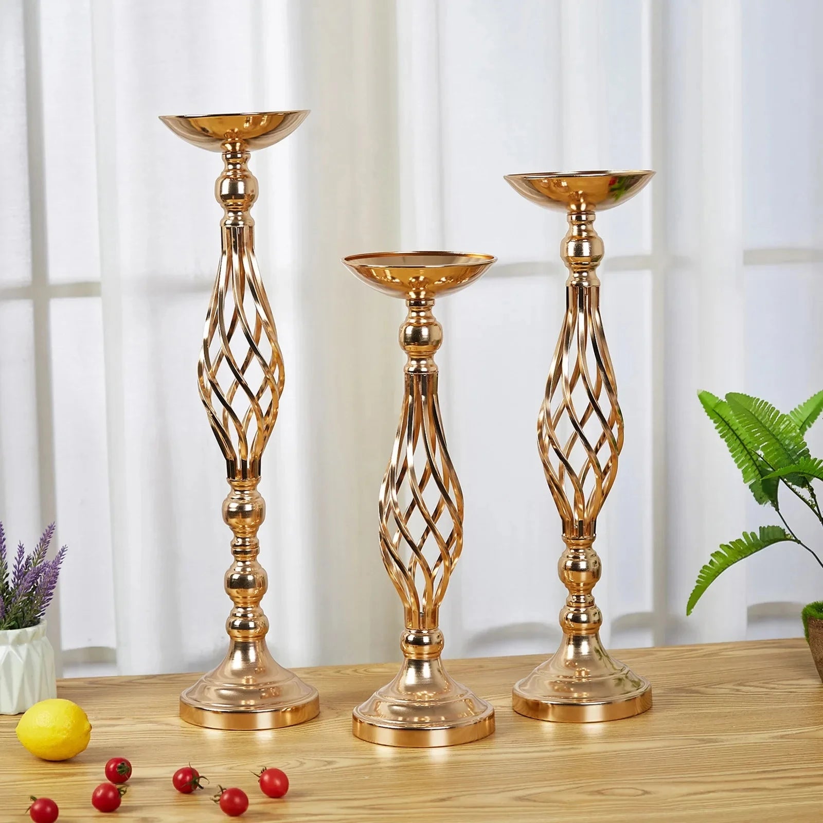 Table Candle Holder Decoration: Golden Iron Art Vase, Twisted Road Candlestick for Wedding Flowers, Wedding Props Good Vibrations