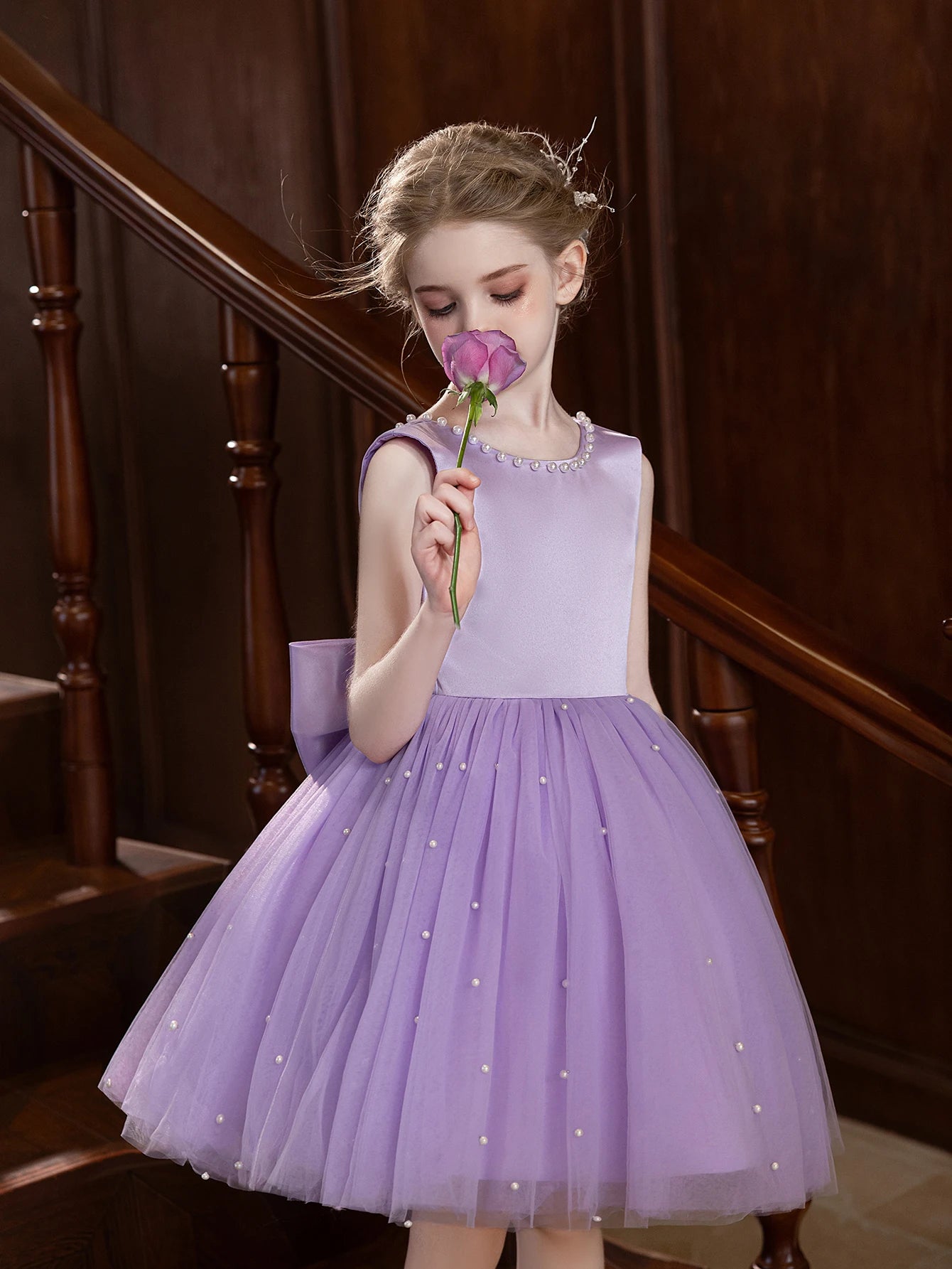 Elegant Girl Party Dress White Short Dress with Big Bow Design Shaggy Gauze Material for Girl Wedding Dress