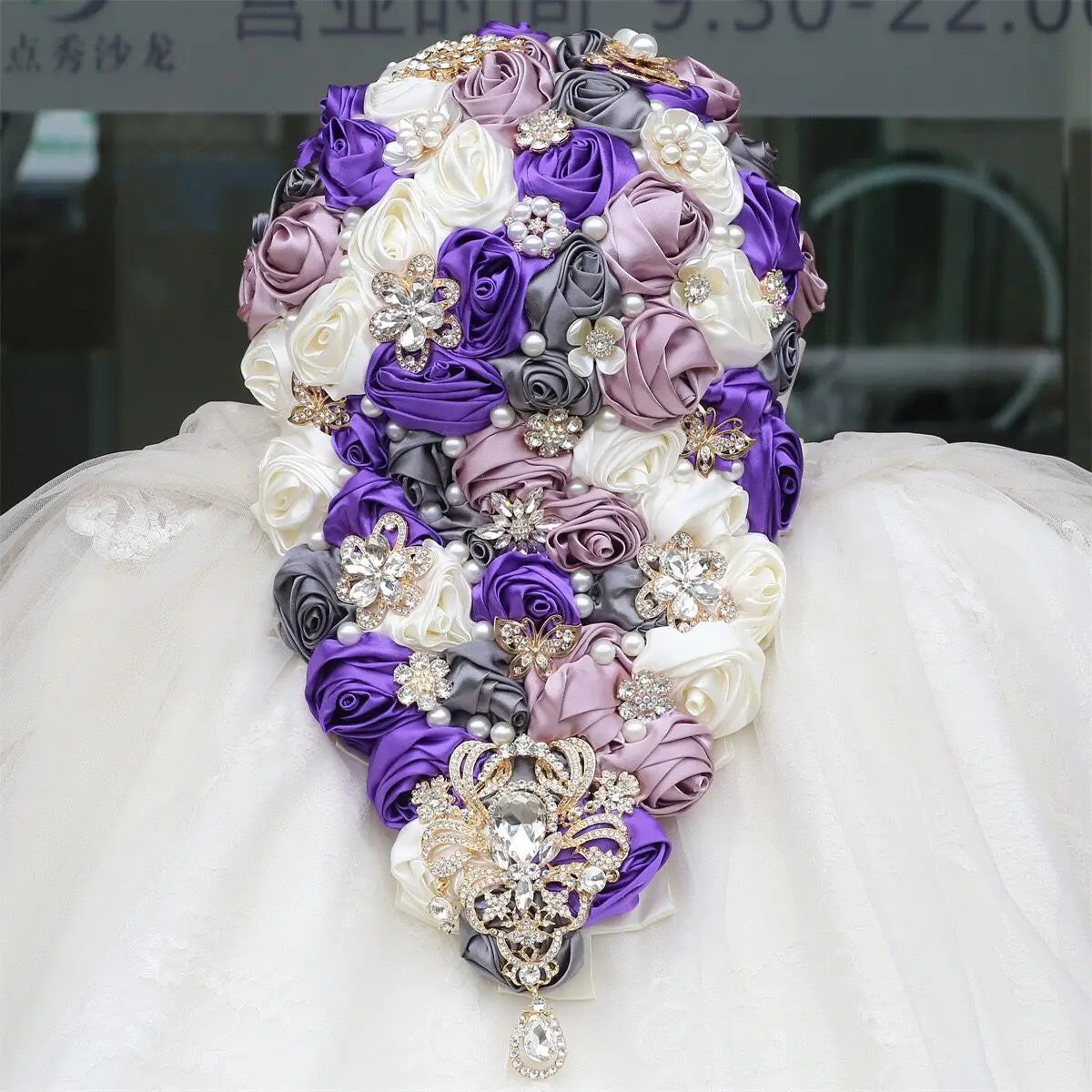 High quality Crystal Bride Waterfall Bouquet Bridesmaids Accessories Handmade Satin Rose Elegant Wedding Flowers Bridal Bouquet Good Vibrations