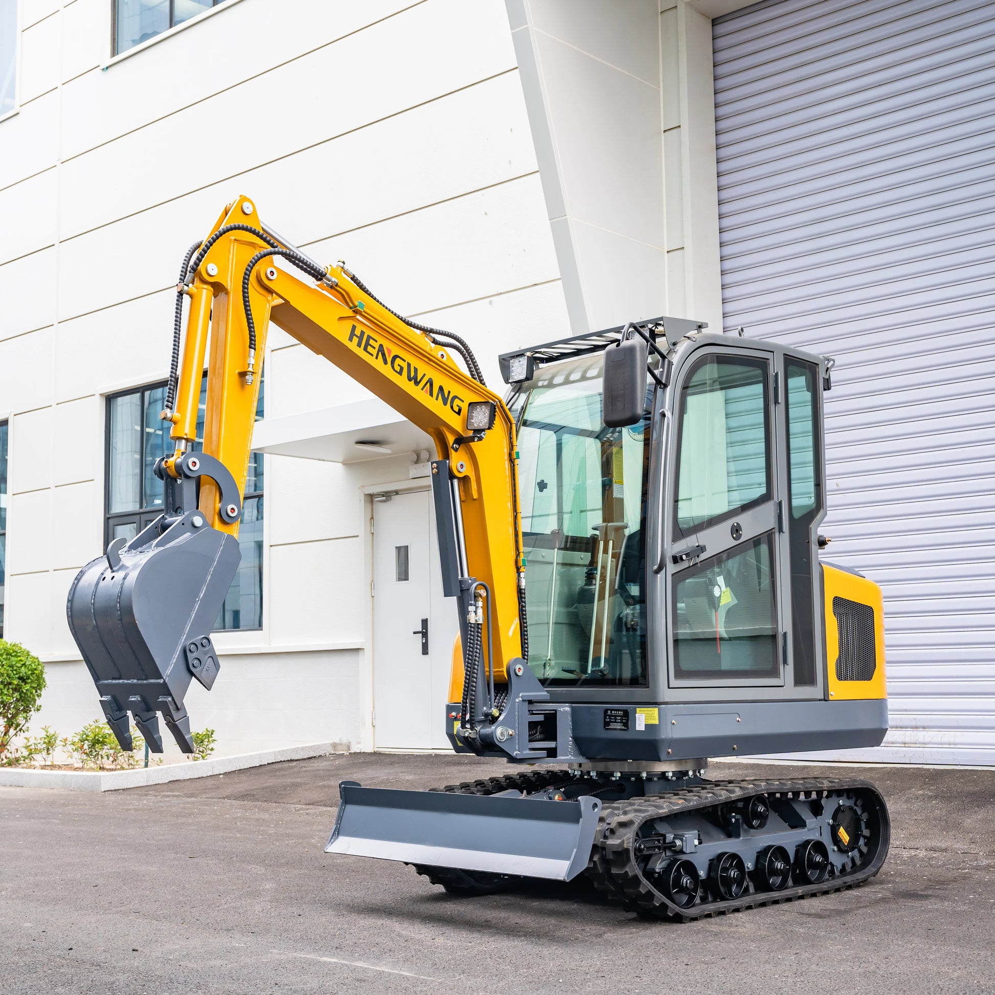 2.5 ton Kubota Engine Mini Excavator Diesel Hydraulic Crawler Excavators 2.5t China Mini Bagger Construction Machinery Custom Good Vibrations