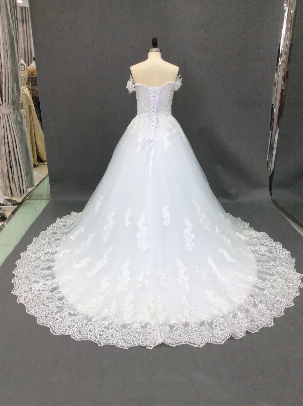 Off Shoulder Wedding Dresses Classic Boat Neck Wedding Gown Luxury Lace Bridal Dress Real Photo Vestido De Noiva customized Good Vibrations