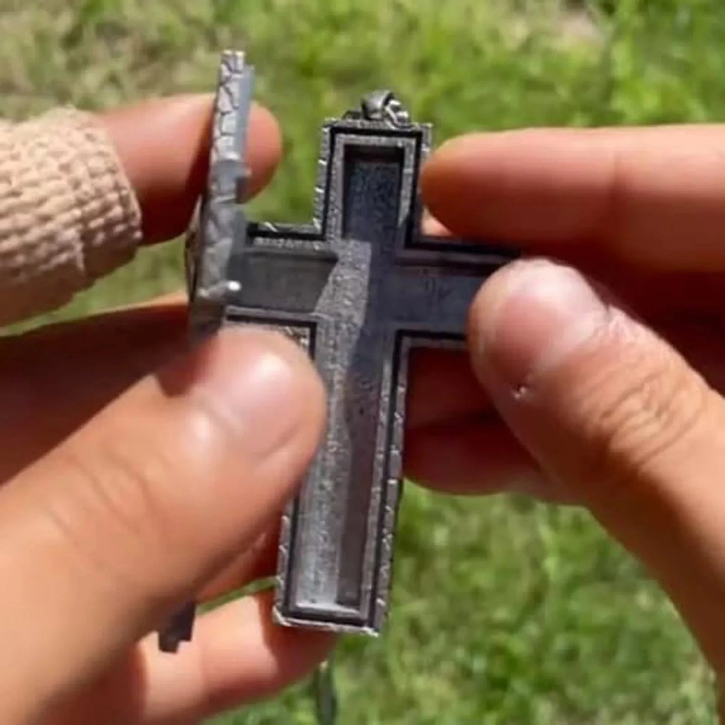 Squid Necklace Set Cross Shaped Necklace With Compartment Necklace With Old Cross Pendant, Necklace With Cross Shaped Necklace Good Vibrations