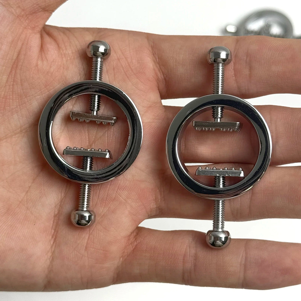 Non-Piercing Nipple Shields Rings Circle Clamps Nail Plate Breast Clamps with Internal Spike Sexy Body Jewelry Gift for Women Good Vibrations