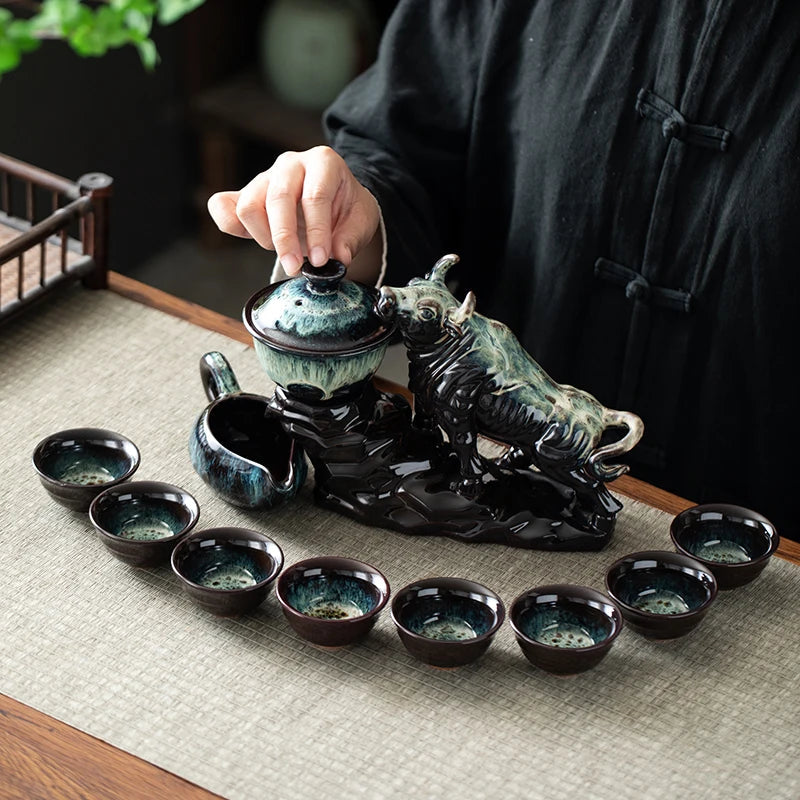 1 set of creative lazy tea set, semi-automatic cow teapot, magnetic rotating water guide, Chinese Kung Fu tea set Good Vibrations