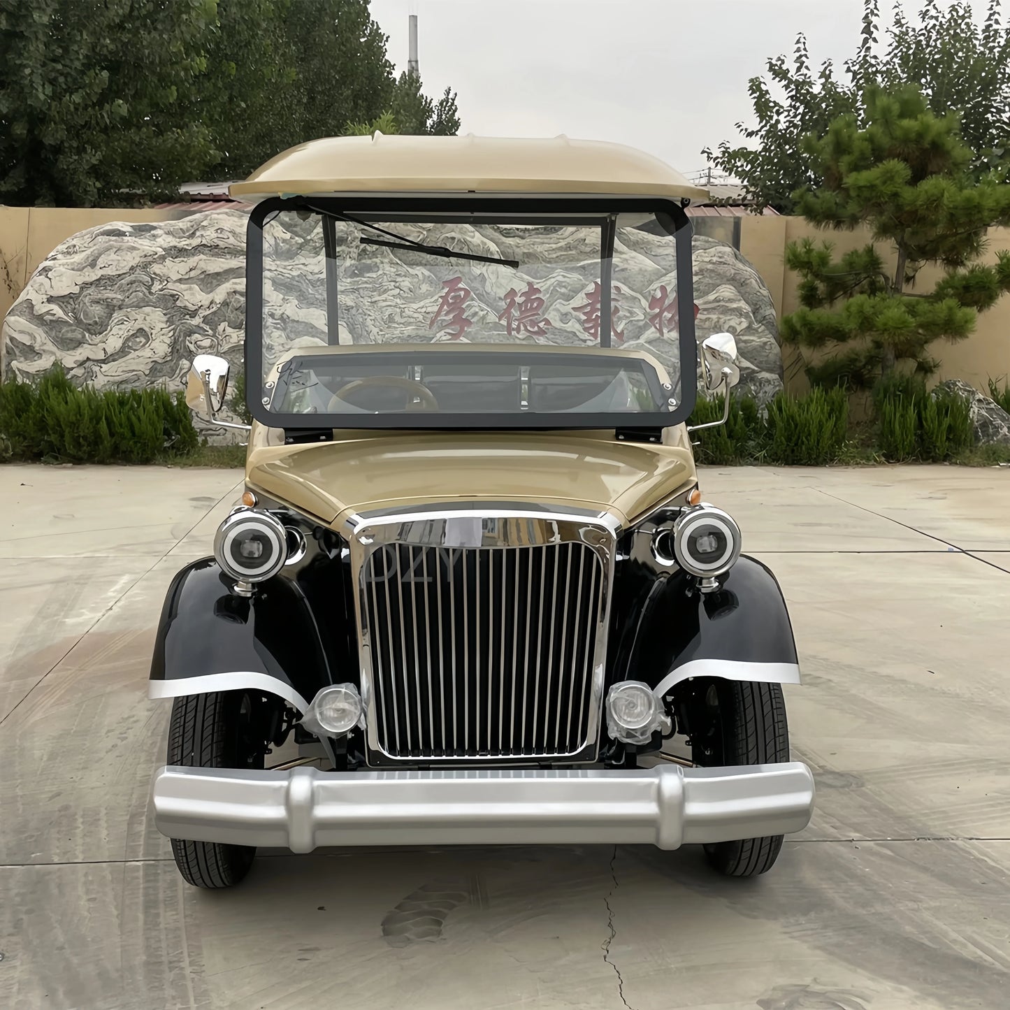 2025  New Design Outdoor Vintage Car Hot 6 Seat Electric 4 Wheel Classic Car Vacation Villages Factory Cheap Price 3+3 Club Car Good Vibrations