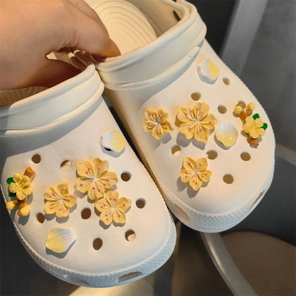 Purple Flowers Shoe Charms Designer DIY Cute Shoes Decaration Party Accessories Clogs Kid Boy Women Girls Gifts Good Vibrations