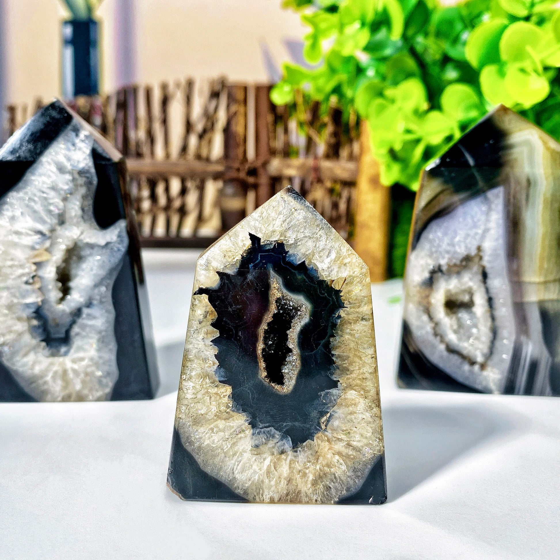 1PC Random High Quality Black Sardonyx Geode Agate Point,Natural Crystal Point,Home Decoration,Glitter,Christmas Gift Good Vibrations