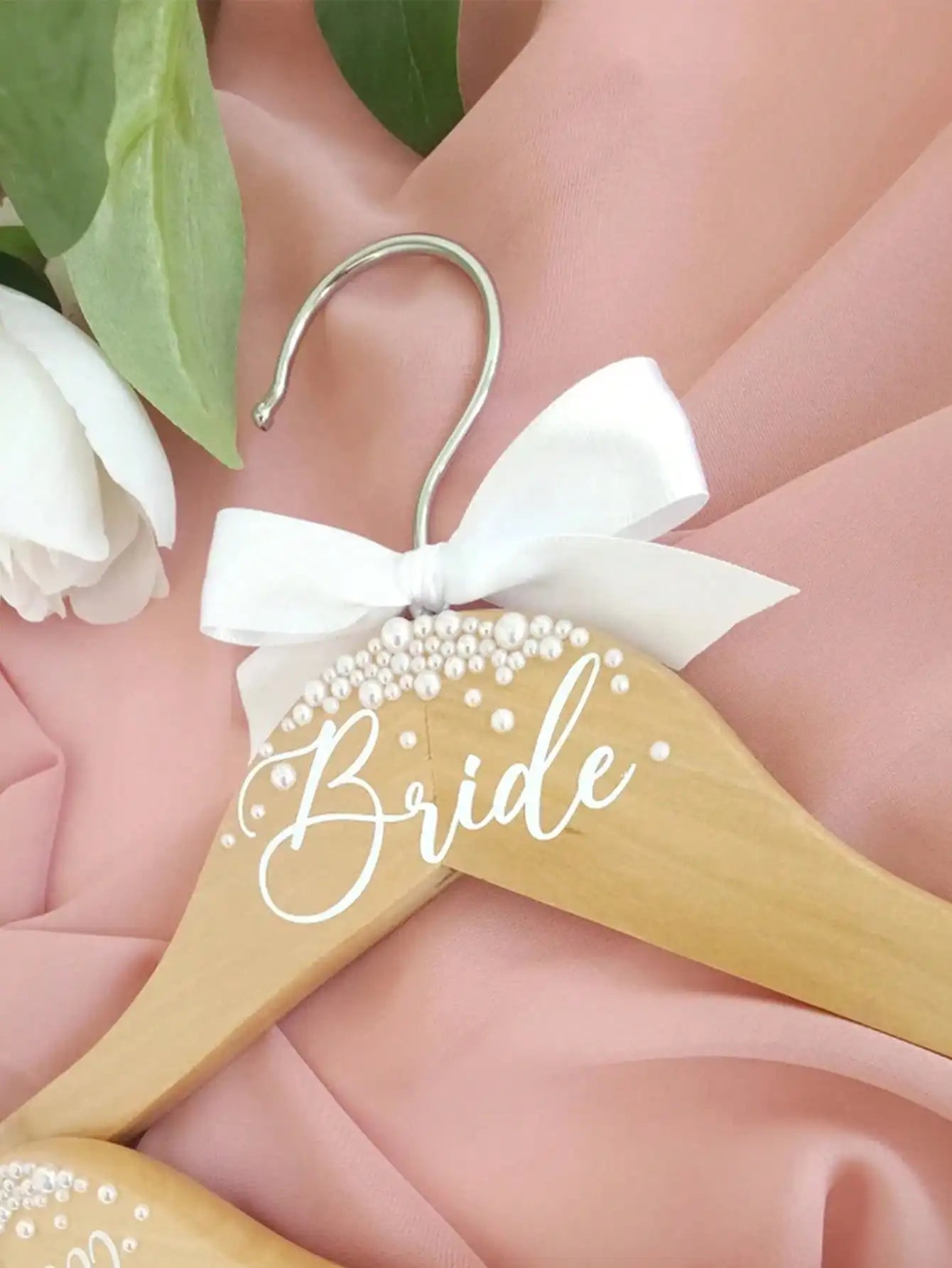Wooden Bride  Hanger Faux Pearl Elegant Wedding Decor Ideal Gift Clothes Hanger With Ribbon For Wedding Dresses Suits Wedding Good Vibrations