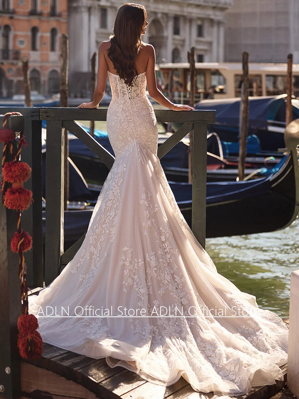 Luxury Mermaid Wedding Dress with Cape Customized Sweetheart Sleeveless See Through Applique Sweep Train Corset Bridal Gown Good Vibrations